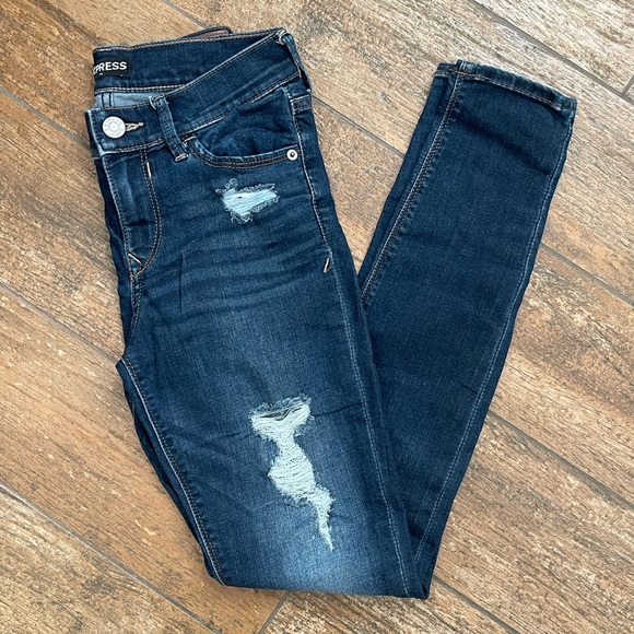 Express Women’s Mid Rise Skinny Distressed Jeans - Picture 4 of 5